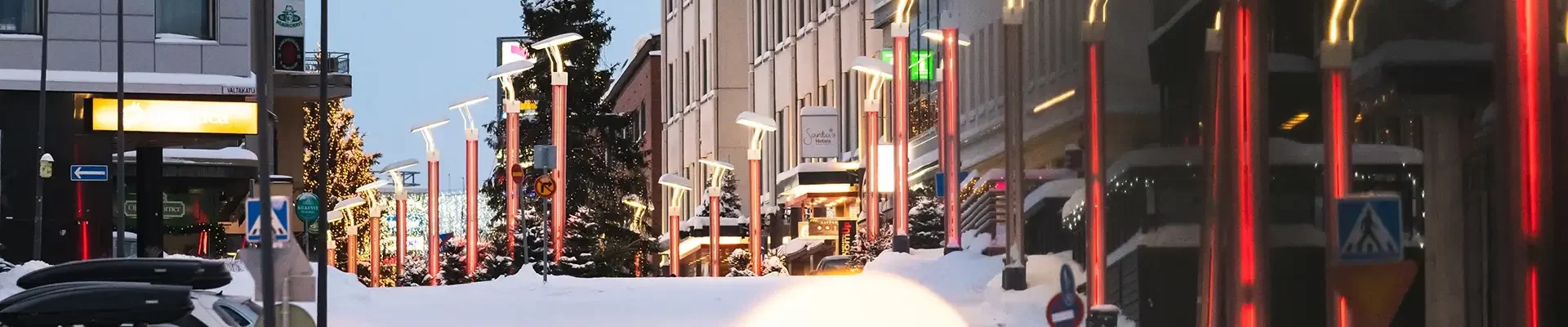 Talvinen katu Rovaniemellä